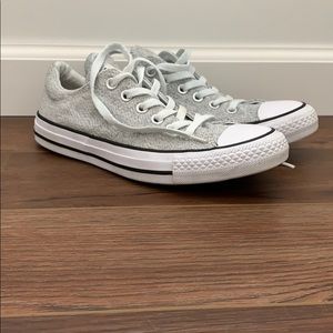 Women’s converse size 7